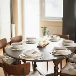 公寓 Large In With 3 Bedrooms And Parking *