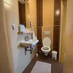 Large In With 3 Bedrooms And Parking 普雷绍夫