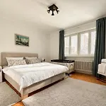 公寓 Large In With 3 Bedrooms And Parking 普雷绍夫