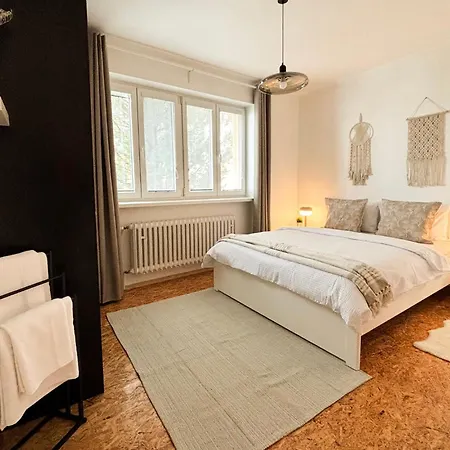 Apartament Large In With 3 Bedrooms And Parking