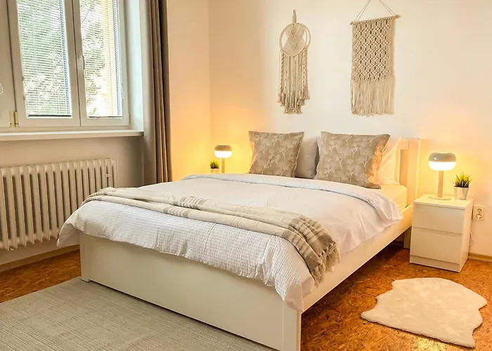 Apartamento Large In With 3 Bedrooms And Parking