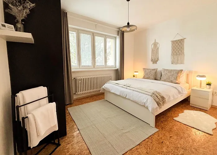 Apartament Large In With 3 Bedrooms And Parking