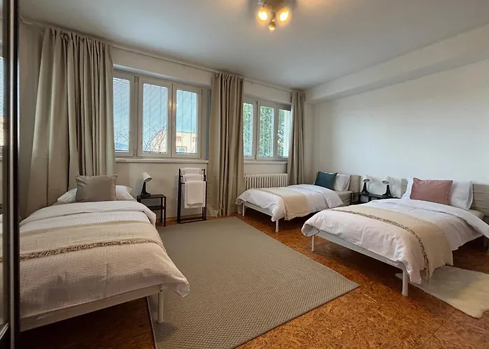 Large In With 3 Bedrooms And Parking Apartamento Prešov