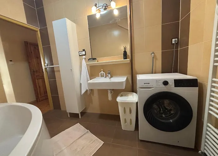 Apartament Large In With 3 Bedrooms And Parking Preszów