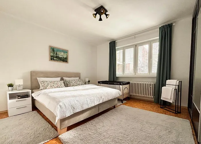 Apartamento Large In With 3 Bedrooms And Parking Prešov