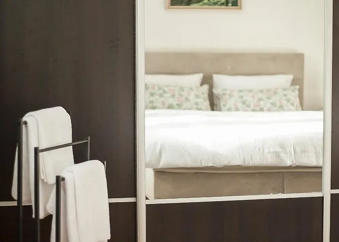 Large In With 3 Bedrooms And Parking Apartamento *