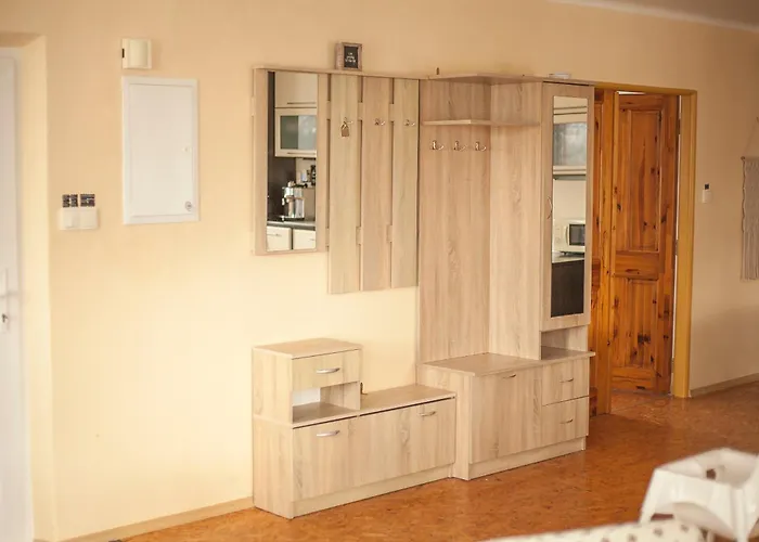 Large In With 3 Bedrooms And Parking