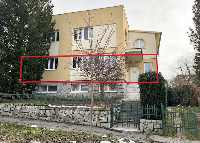 Large In With 3 Bedrooms And Parking Apartamento *